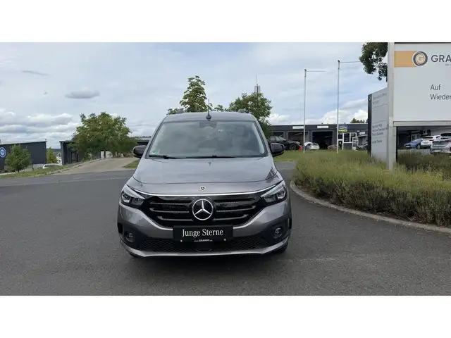 Mercedes-Benz EQT view 2
