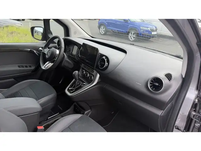 Mercedes-Benz EQT view 13