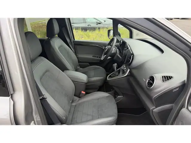 Mercedes-Benz EQT view 14