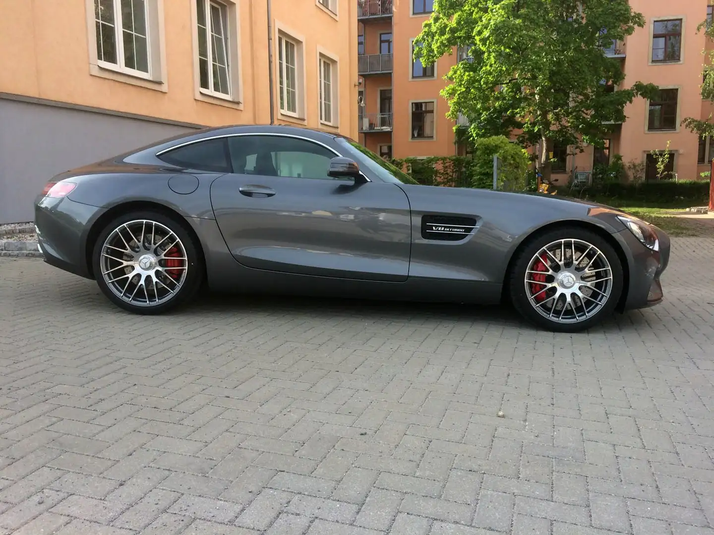 Mercedes-Benz AMG GT S Coupe/Carbon/Panorama/20" Grau - 2