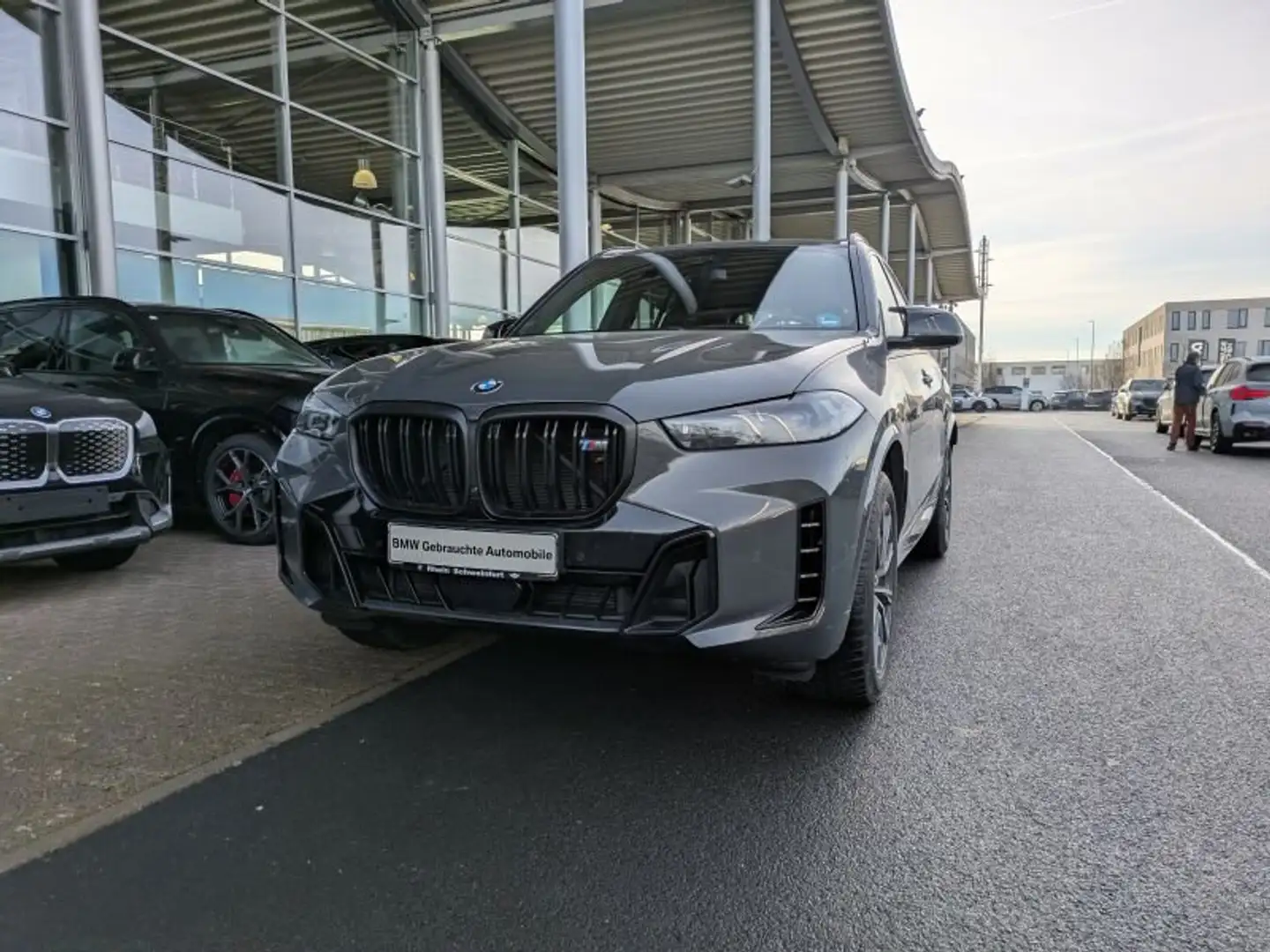 BMW X5 M 60i xDrive Standheizung. Massage. AHK. PGSD. Gris - 2