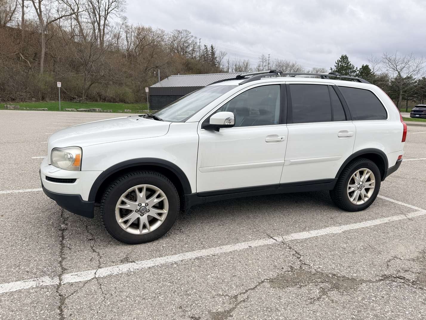 2008 Volvo XC90 alt 2