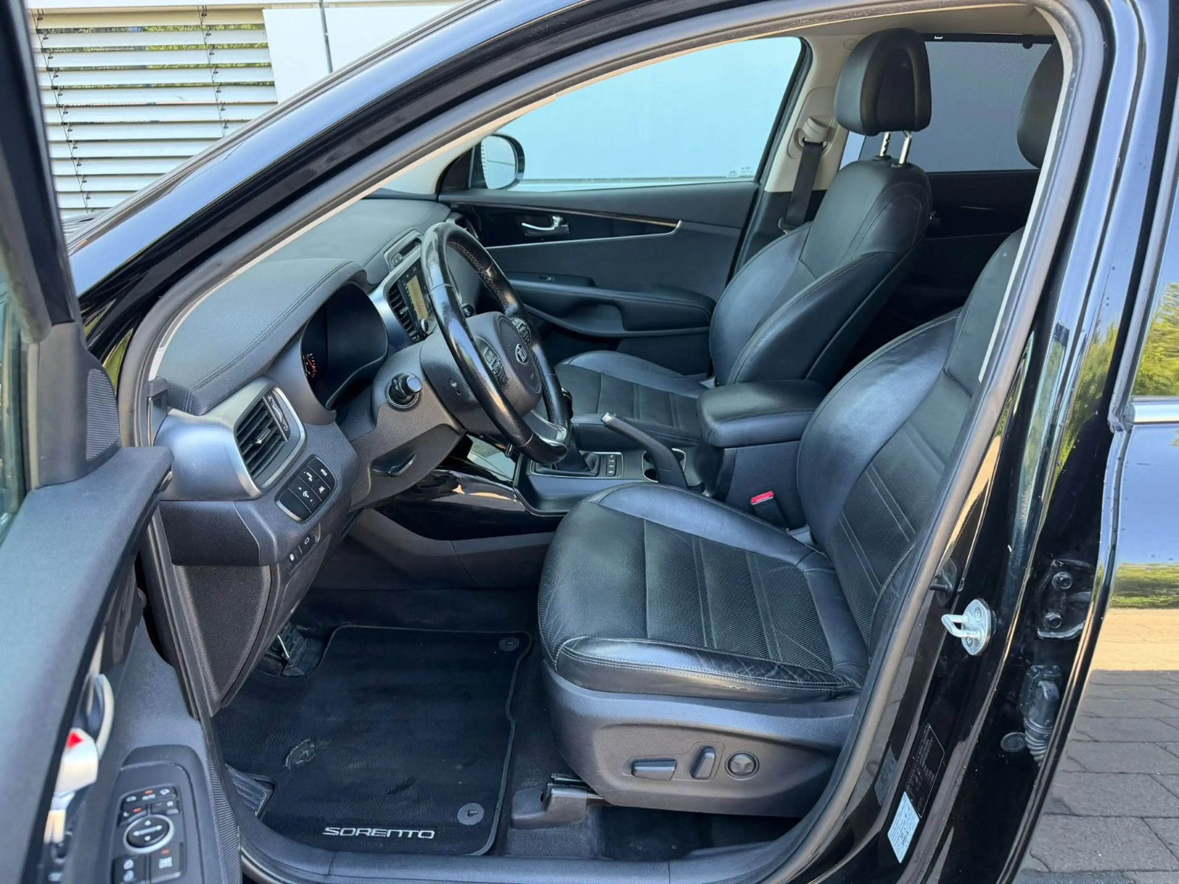 Kia Sorento 2.2 CRDi Platinum Edition 4WD — photo 10