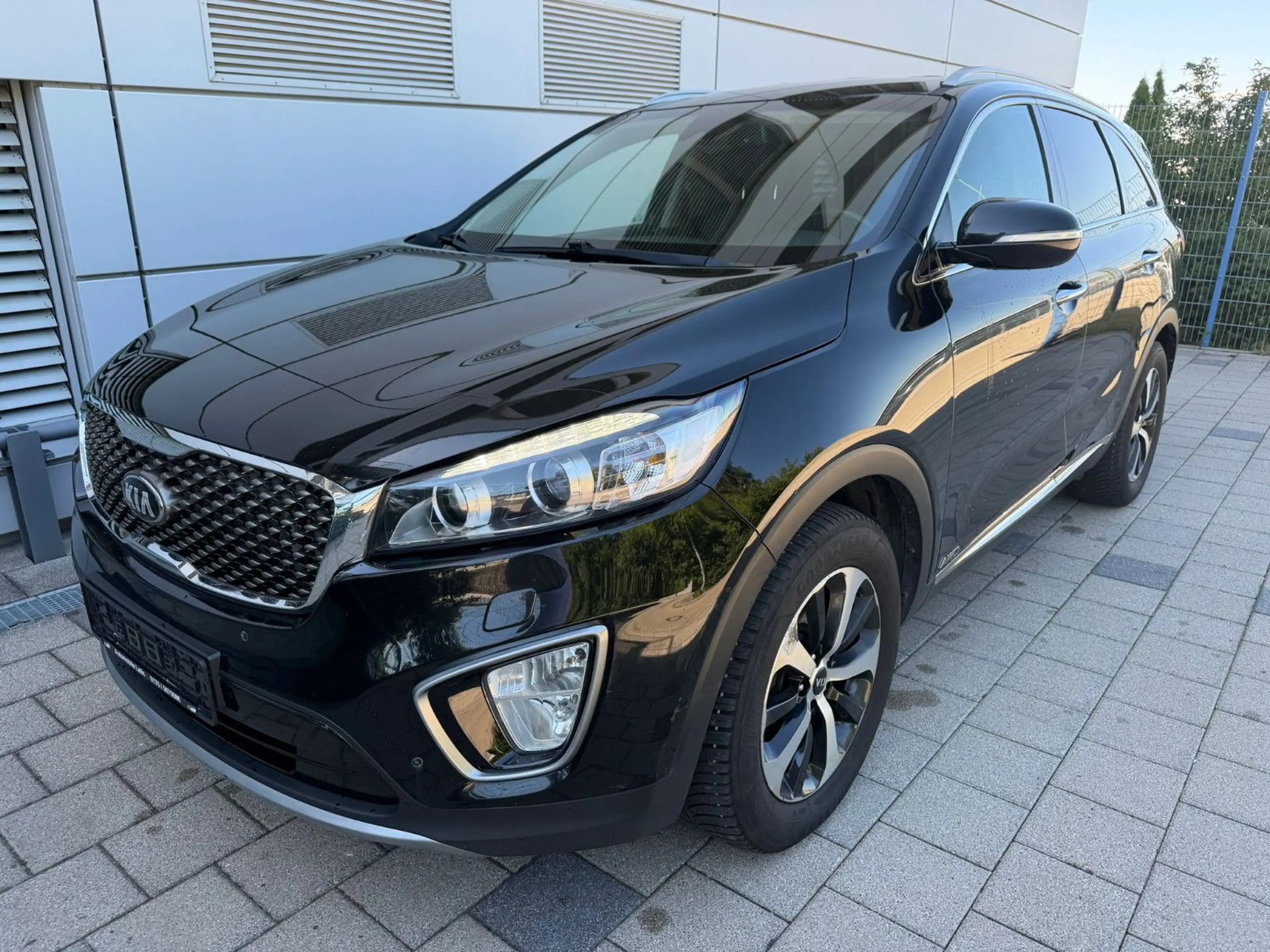 Kia Sorento 2.2 CRDi Platinum Edition 4WD — photo 2