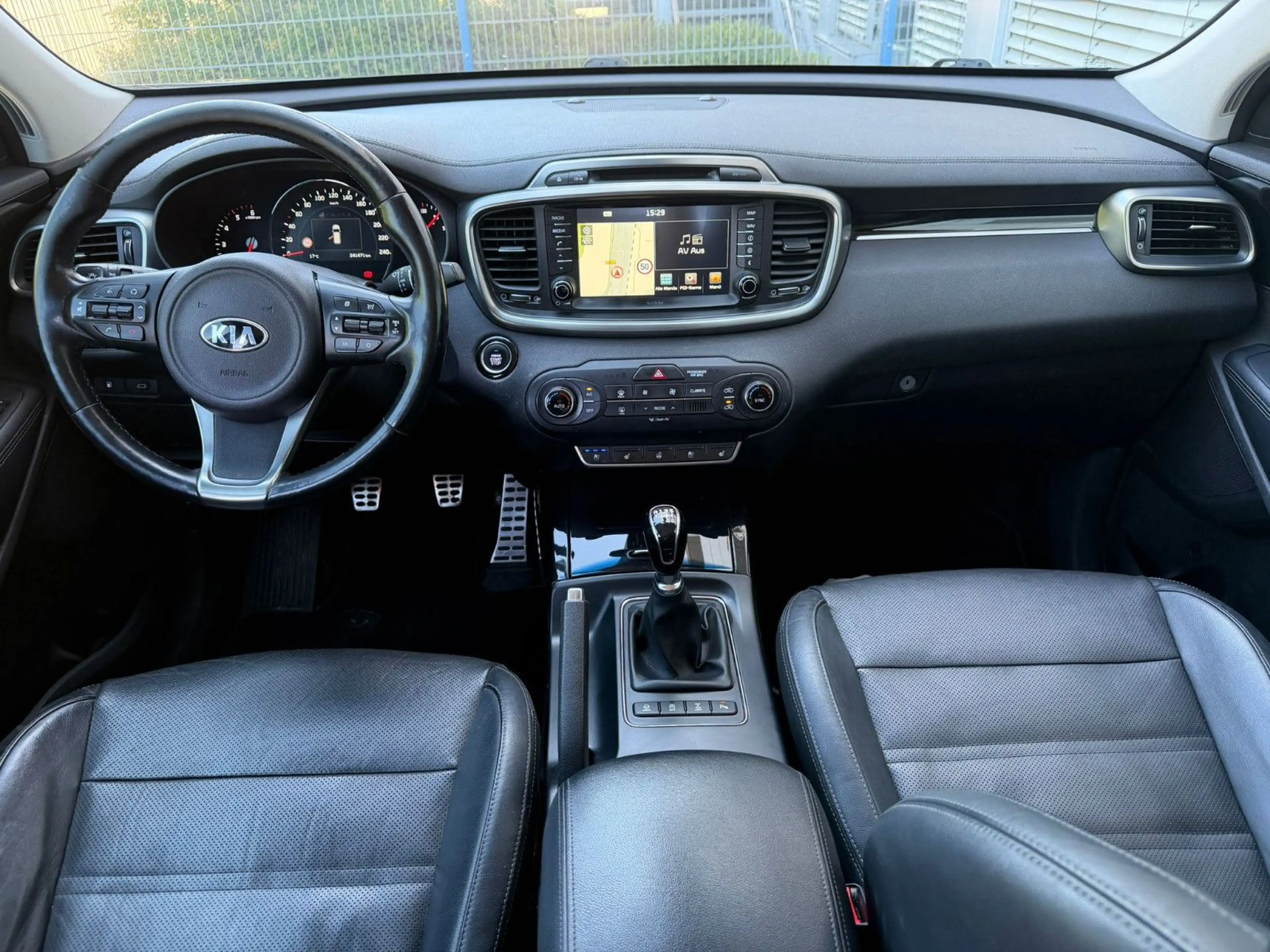 Kia Sorento 2.2 CRDi Platinum Edition 4WD — photo 14