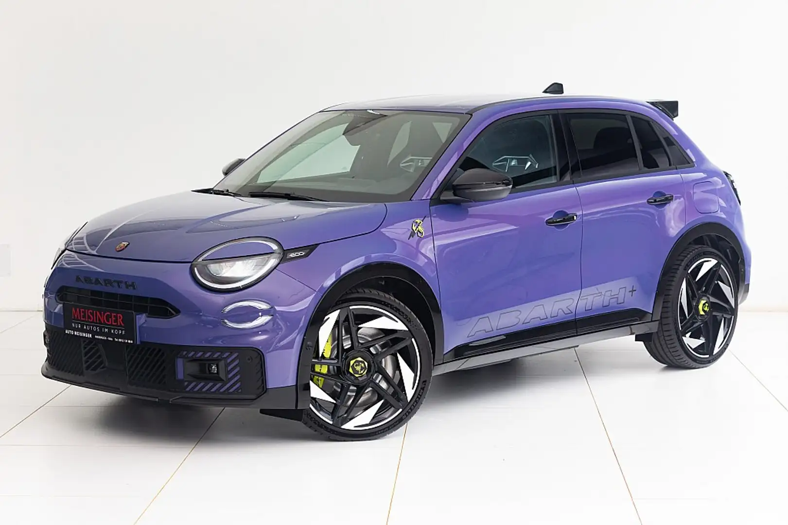 Abarth 600e 54kWh Scorpionissima Violett - 1