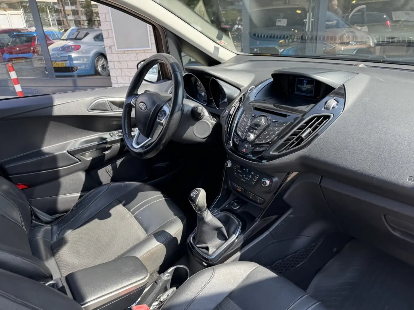 Ford B-Max 1.0 EcoB. Titanium Nieuwe motor Nieuwe apk Bruin - 2