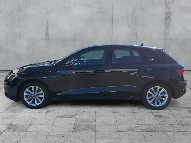 Audi A3 view 4