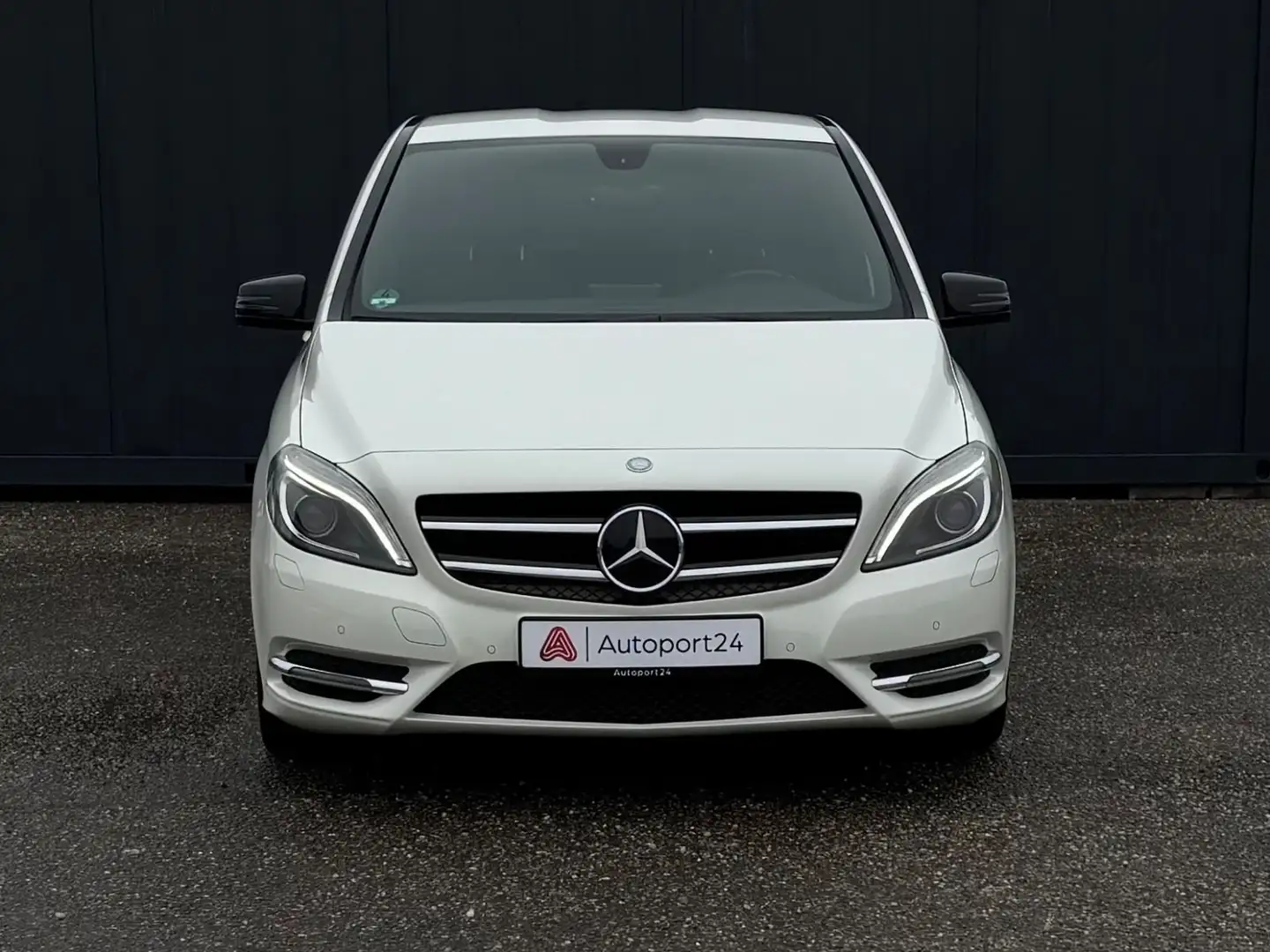 Mercedes-Benz B 250 NIGHT PAKET Weiß - 2