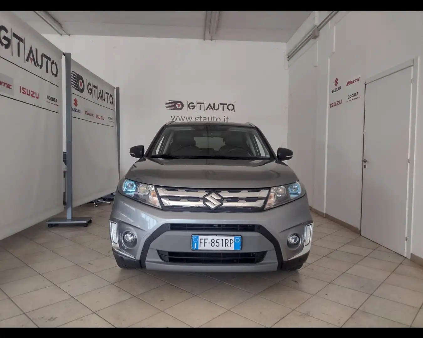 Suzuki Vitara 1.6 vvt V-Top s&s 4wd allgrip Grau - 2