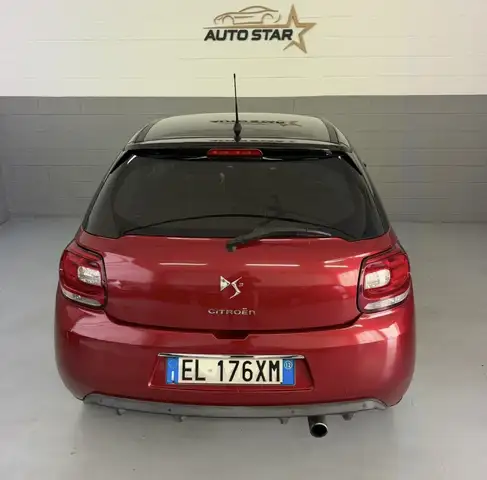 DS Automobiles DS 3 view 3