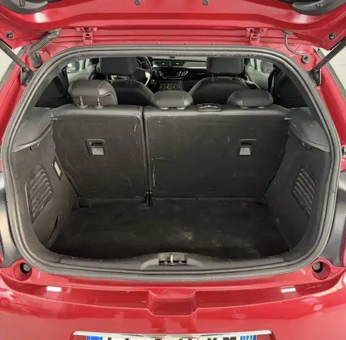 DS Automobiles DS 3 view 7