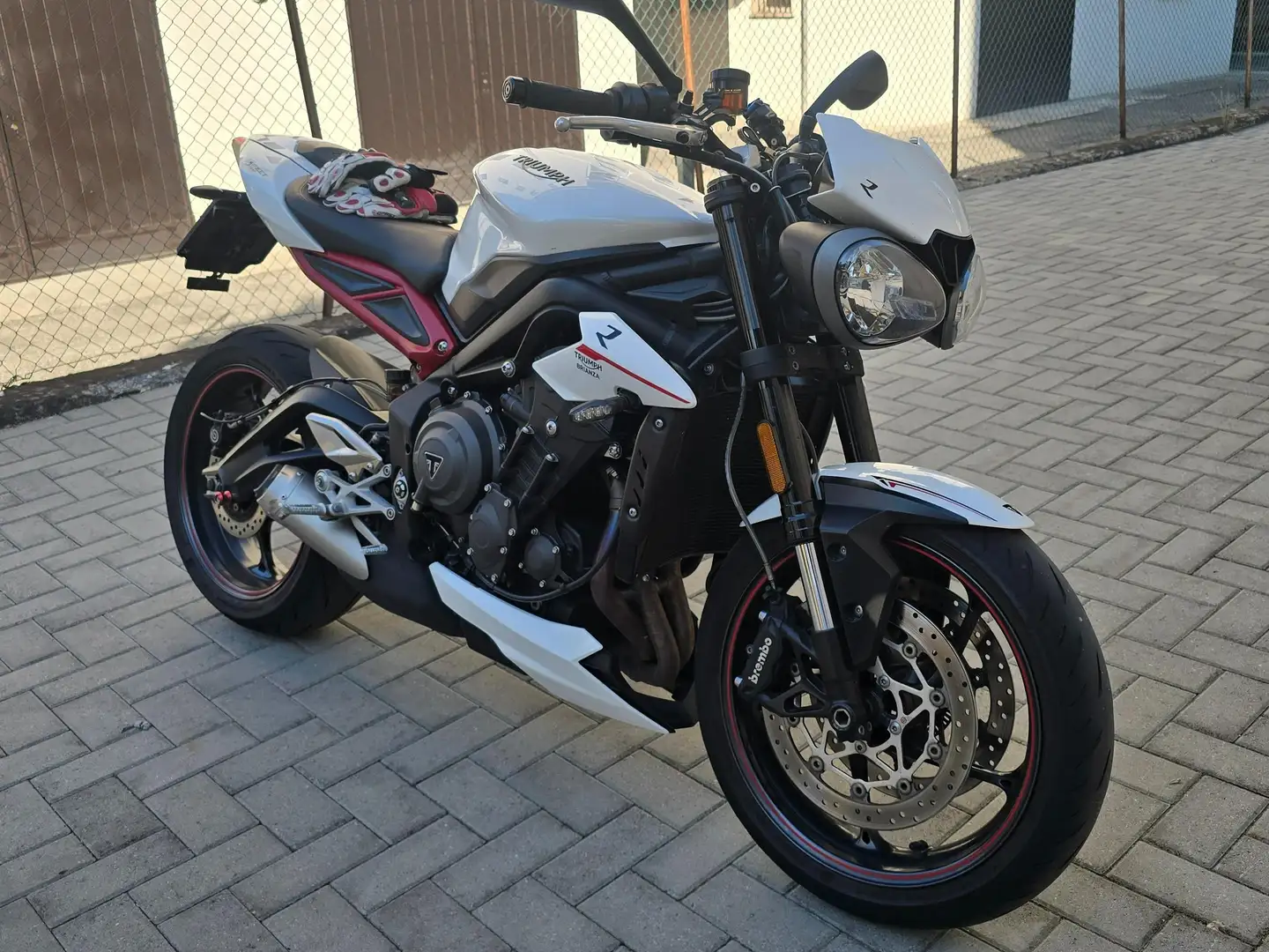 Triumph Street Triple 765 765 R Bílá - 2