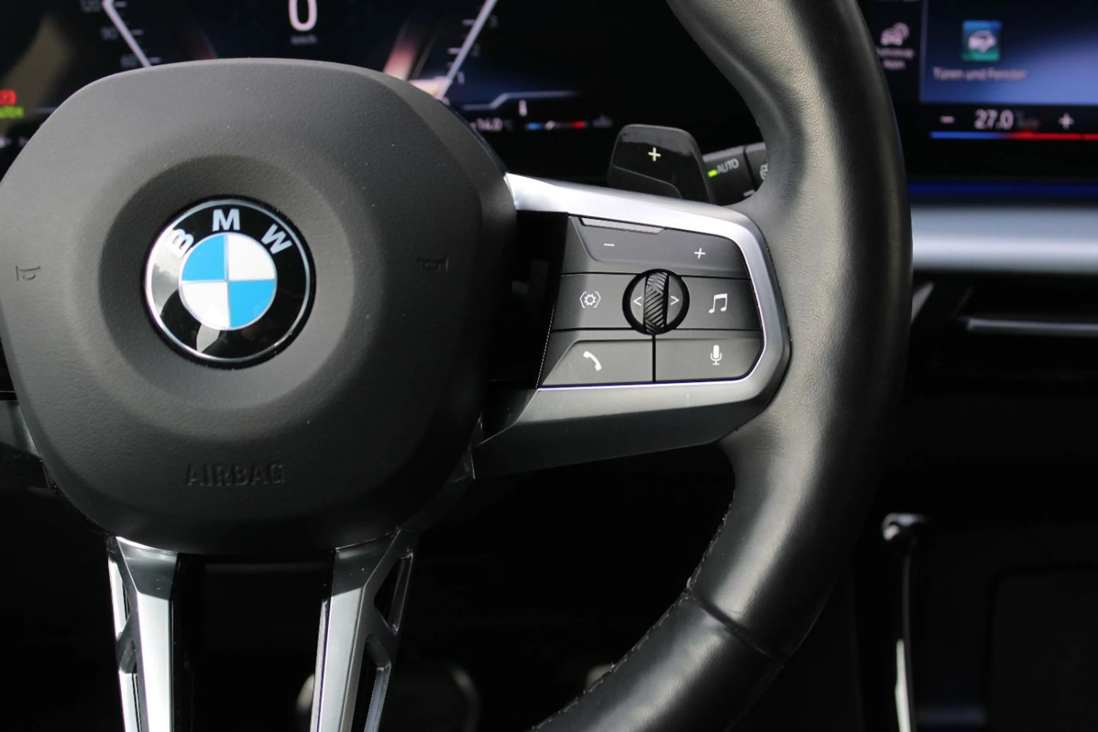 BMW X1 xDrive23i M Sport AdLED HeadUp DA+ AHK 360Cam — photo 11