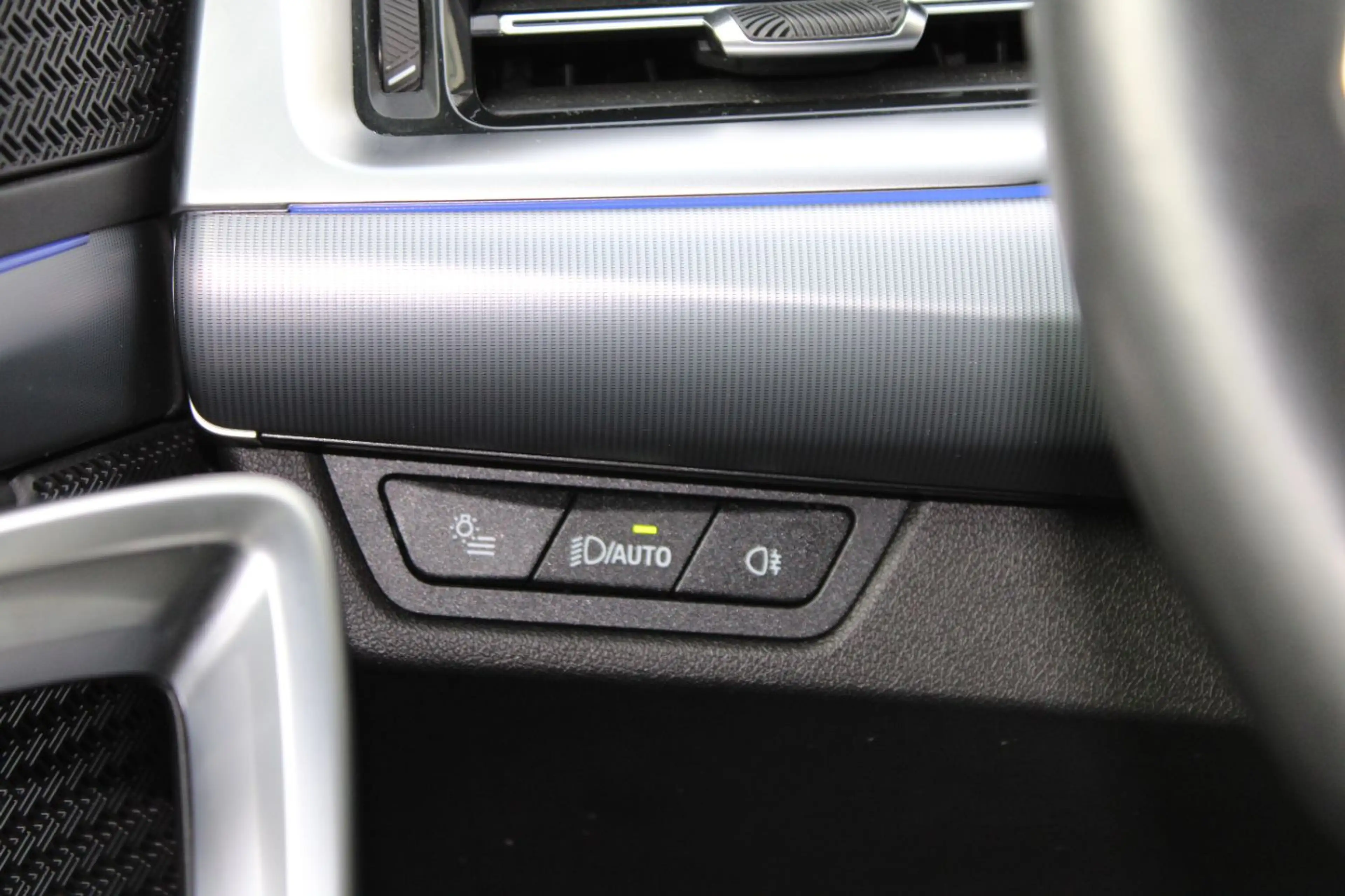 BMW X1 xDrive23i M Sport AdLED HeadUp DA+ AHK 360Cam — photo 12