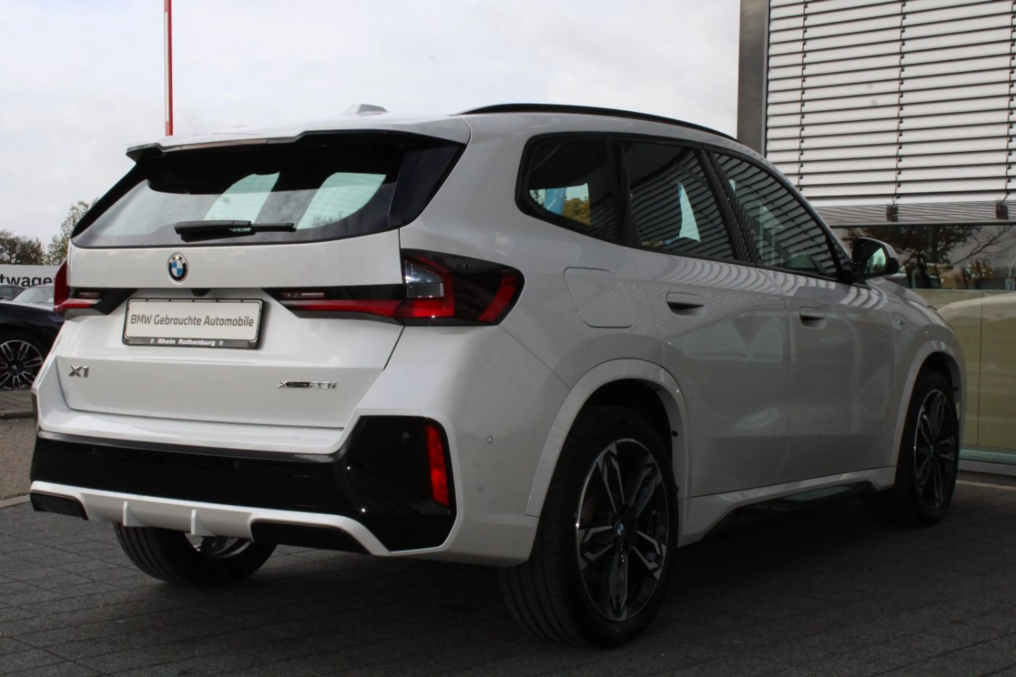 BMW X1 xDrive23i M Sport AdLED HeadUp DA+ AHK 360Cam — photo 5