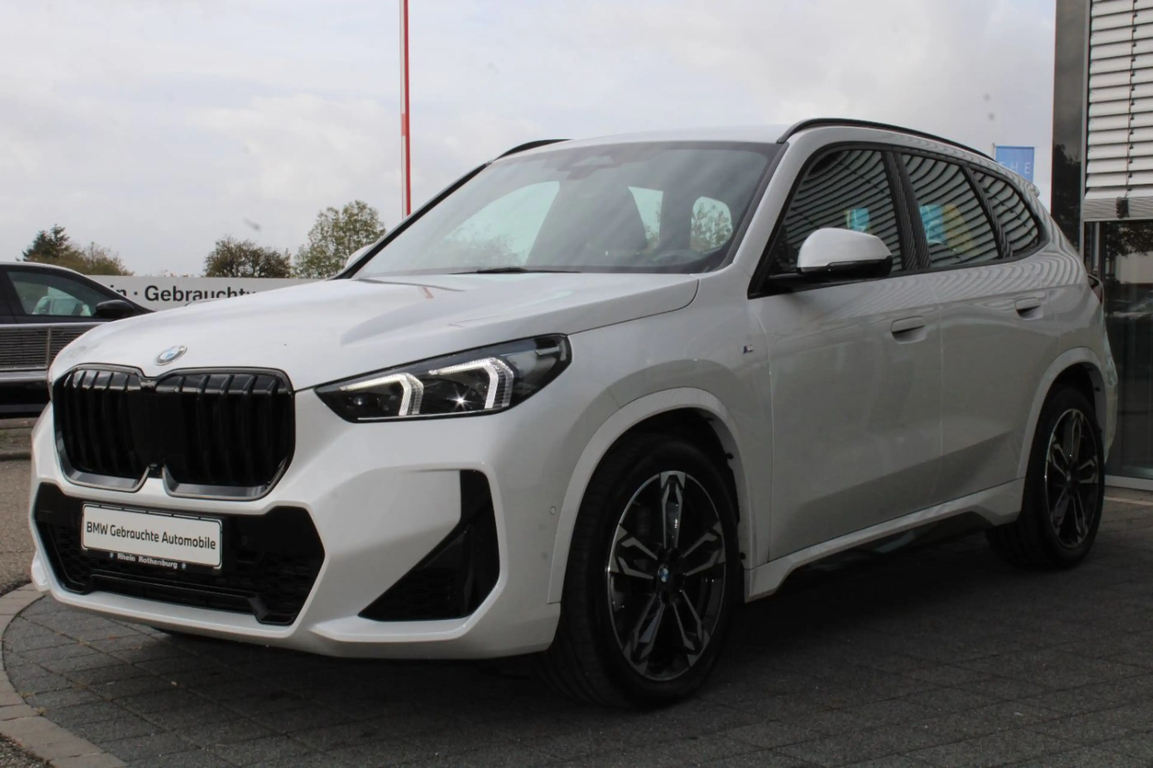BMW X1 xDrive23i M Sport AdLED HeadUp DA+ AHK 360Cam — photo 2