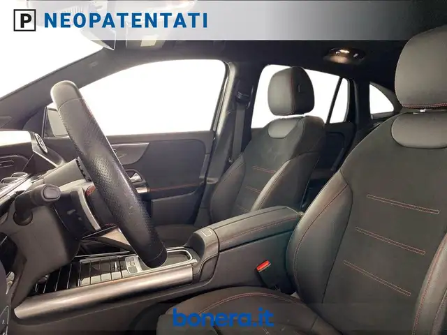 Mercedes-Benz Gla view 16
