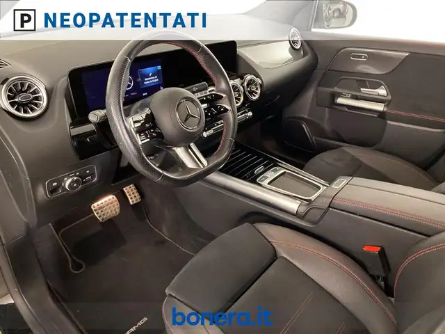 Mercedes-Benz Gla view 10