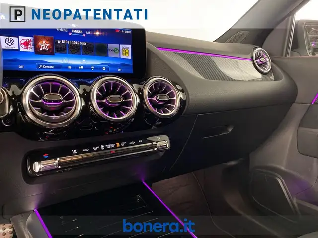Mercedes-Benz Gla view 13