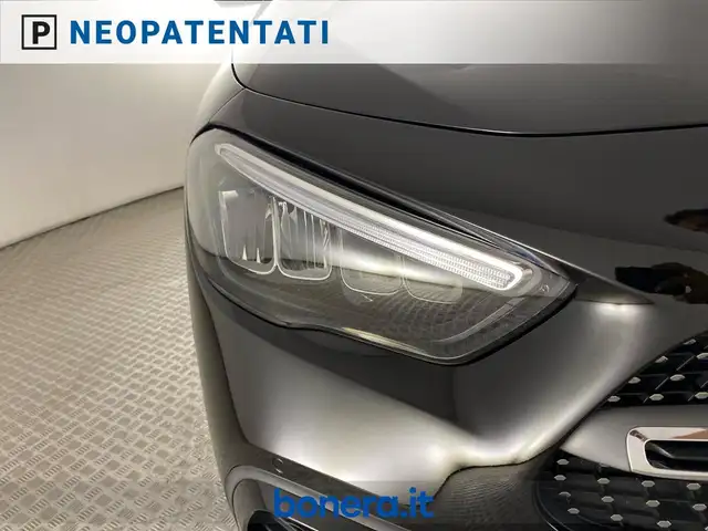 Mercedes-Benz Gla view 8