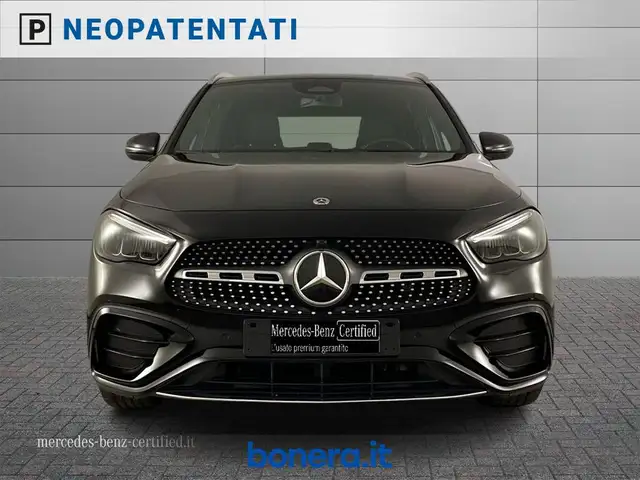 Mercedes-Benz Gla view 4