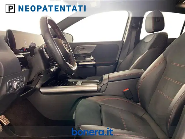 Mercedes-Benz Gla view 11