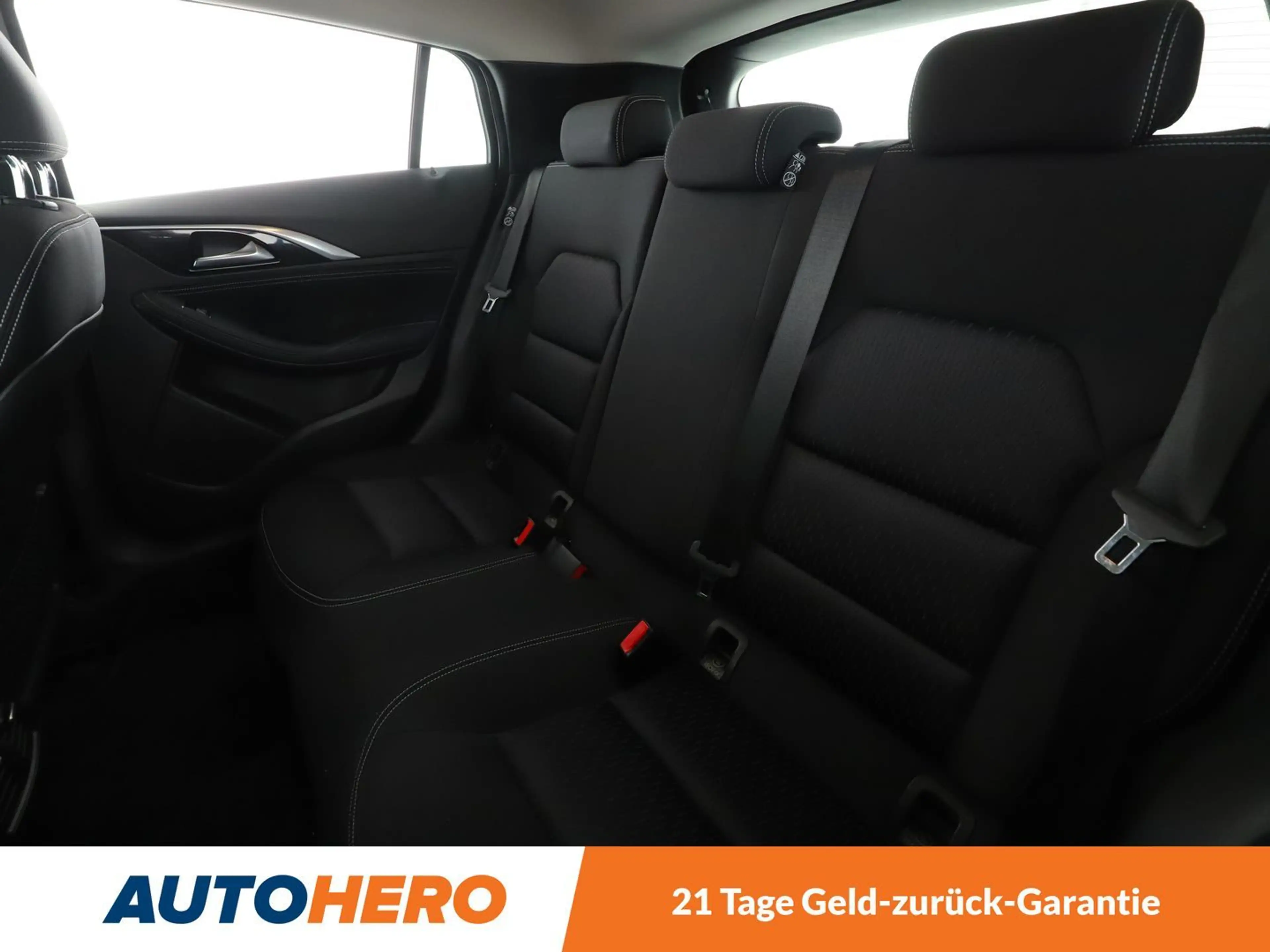 Infiniti Q30 2.2 Diesel Aut.*NAVI*XENON*360*TEMPO* — photo 14