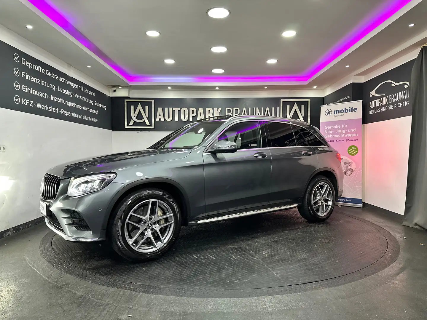 Mercedes-Benz GLC 250 d 4Matic AMG LINE *BURMESTER*PANO*MEMORY* Grau - 2