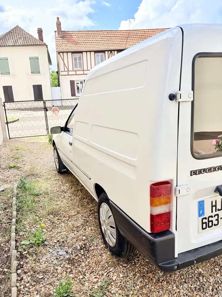 Peugeot 205 1.8 D XAD CARROSSIER, foto 4