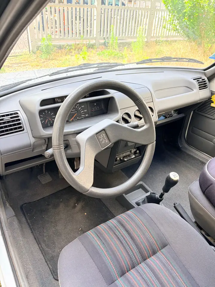 Peugeot 205 1.8 D XAD CARROSSIER, foto 6