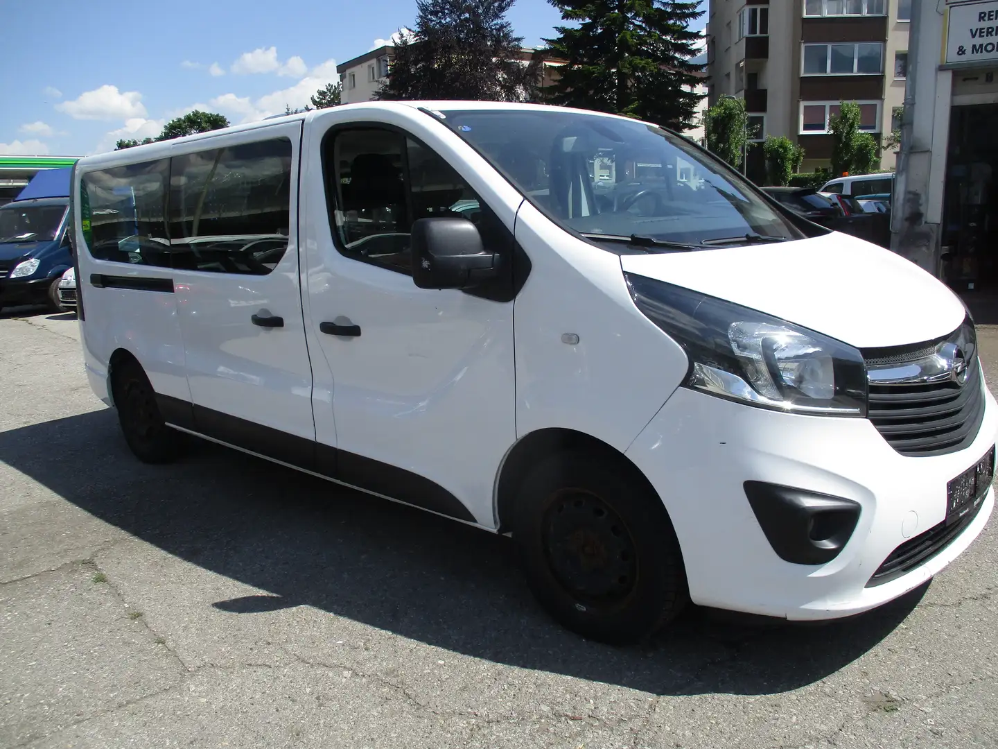 Opel Vivaro 9-SITZER  mit Rampe Weiß - 1