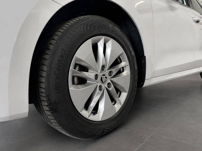 Skoda Octavia Octavia Combi Ambition //Keyless//LED//DAB// — photo 4