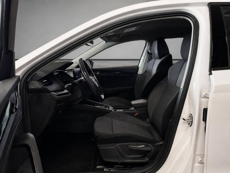 Skoda Octavia Octavia Combi Ambition //Keyless//LED//DAB// — photo 9