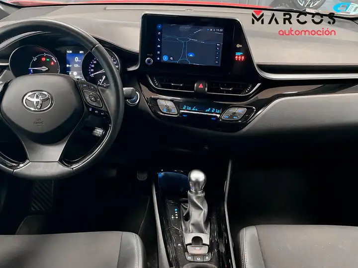 Toyota C-HR 2023, foto 8