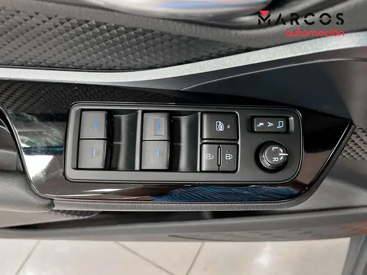 Toyota C-HR 2023, foto 36