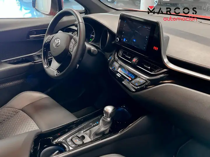 Toyota C-HR 2023, foto 17
