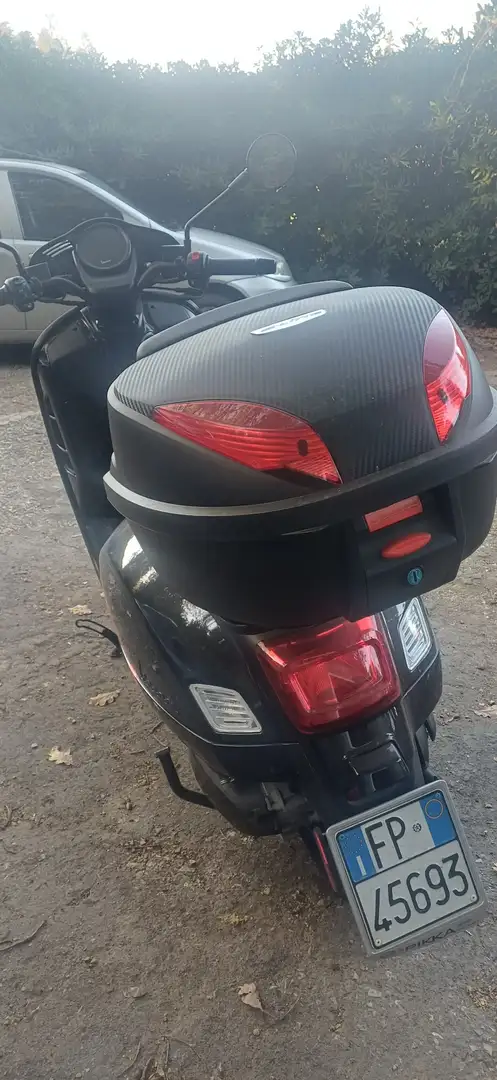 Piaggio GTS 300 Negro - 2