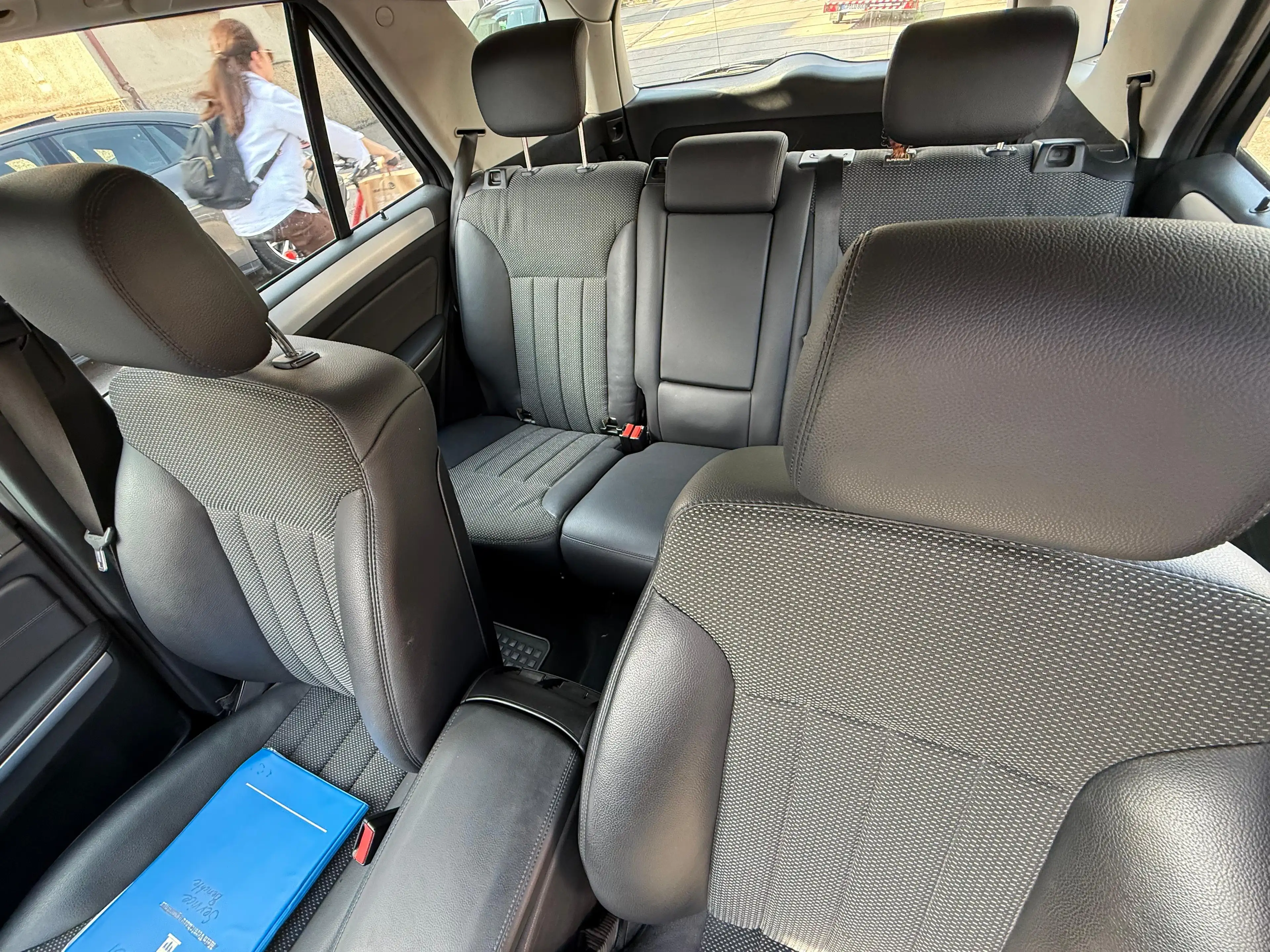 Mercedes-Benz ML 300 ML 300 CDI BlueEfficiency 4Matic (164.121) — photo 10