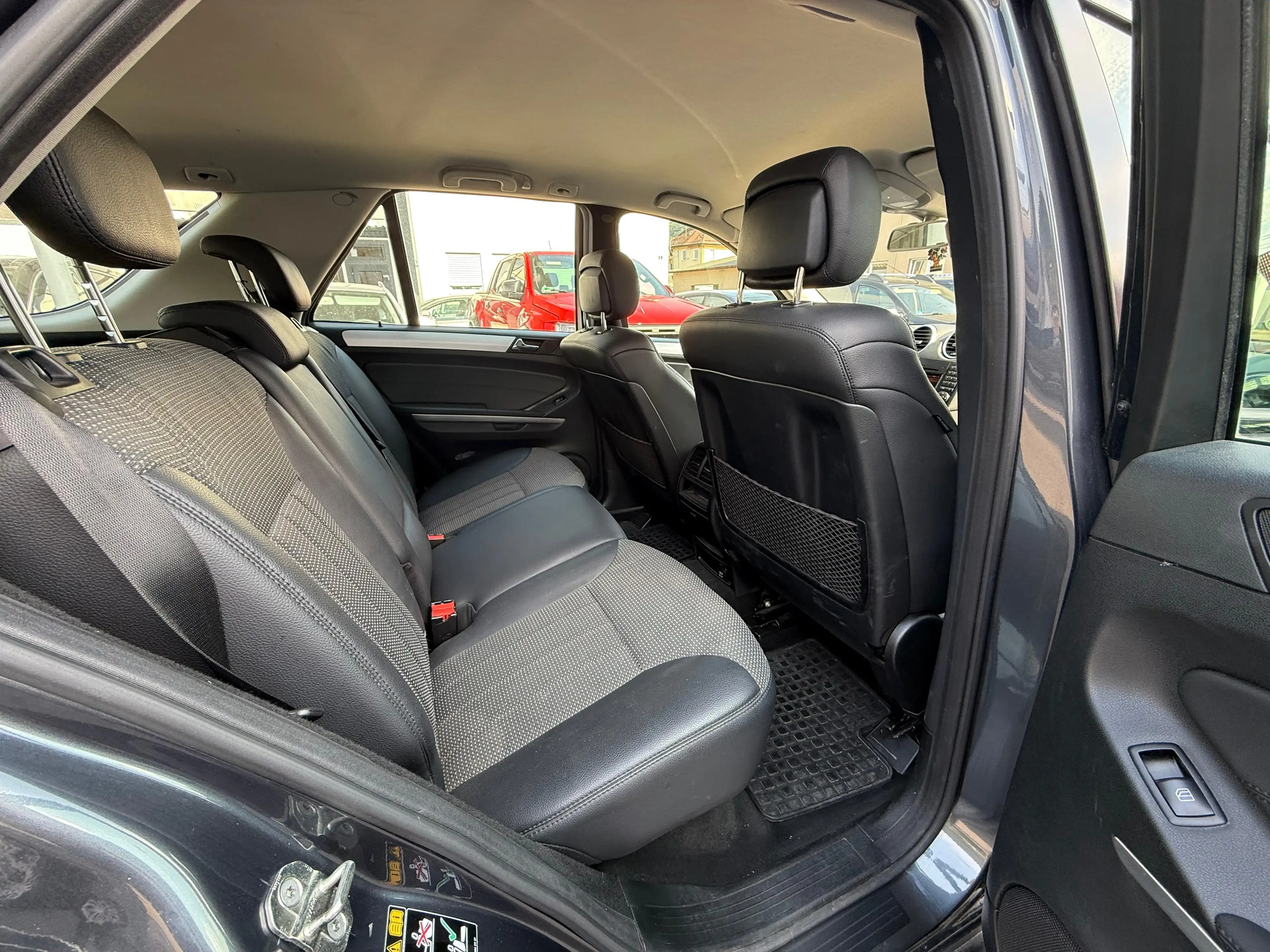 Mercedes-Benz ML 300 ML 300 CDI BlueEfficiency 4Matic (164.121) — photo 9