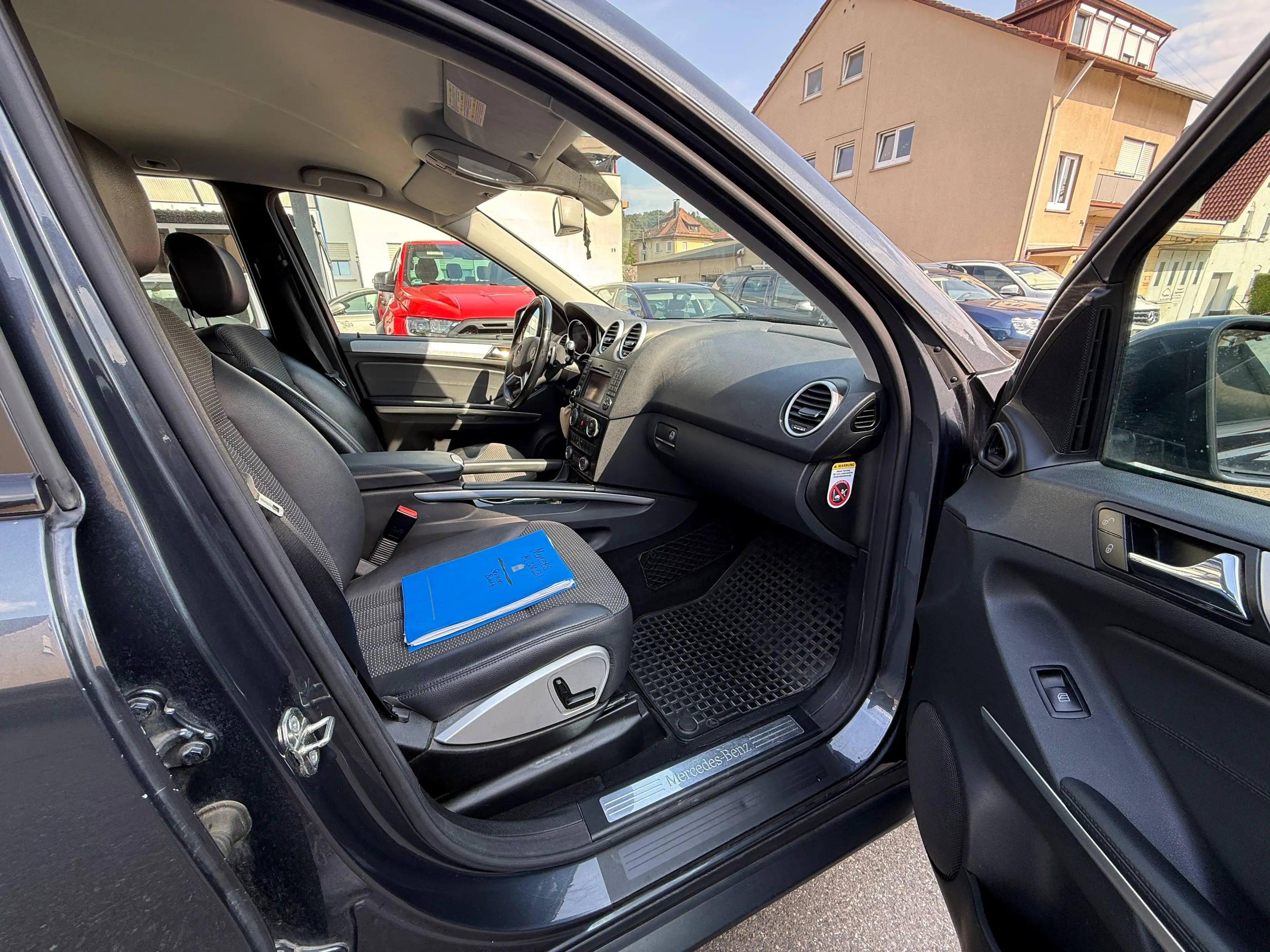 Mercedes-Benz ML 300 ML 300 CDI BlueEfficiency 4Matic (164.121) — photo 8
