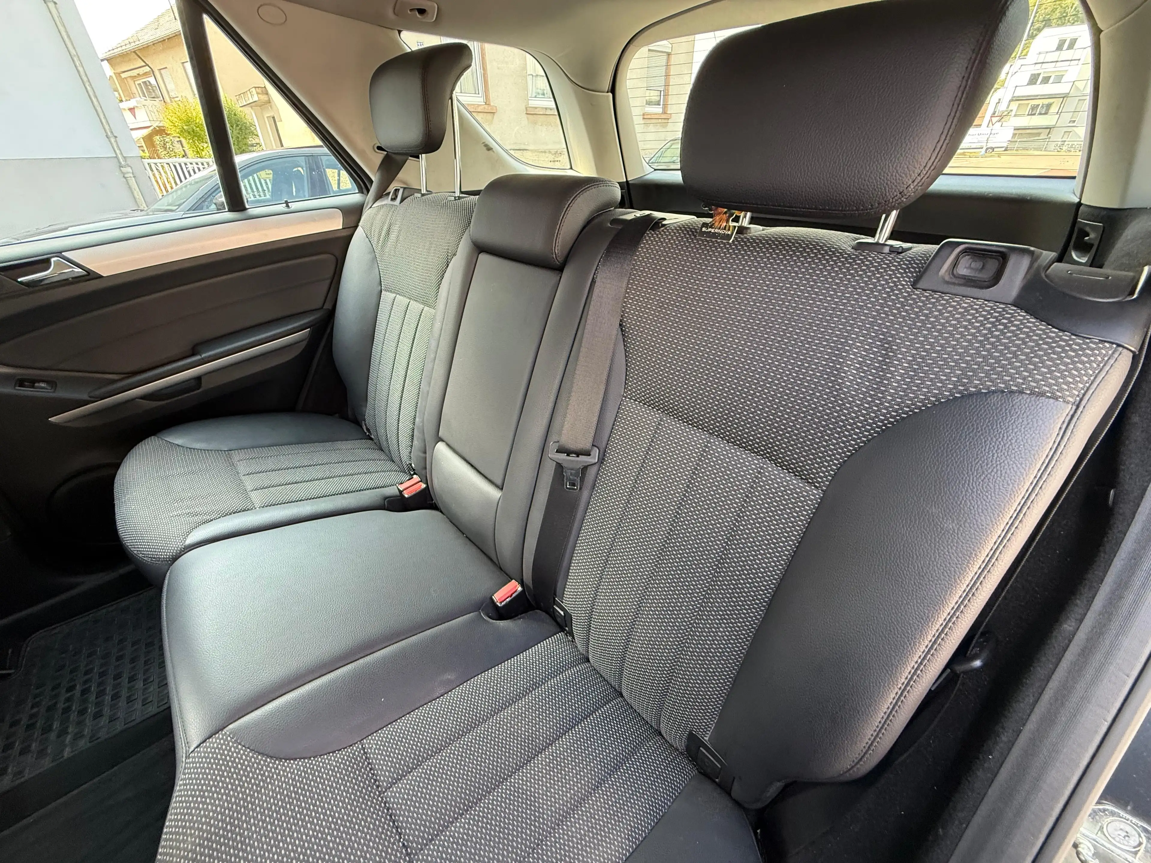 Mercedes-Benz ML 300 ML 300 CDI BlueEfficiency 4Matic (164.121) — photo 7
