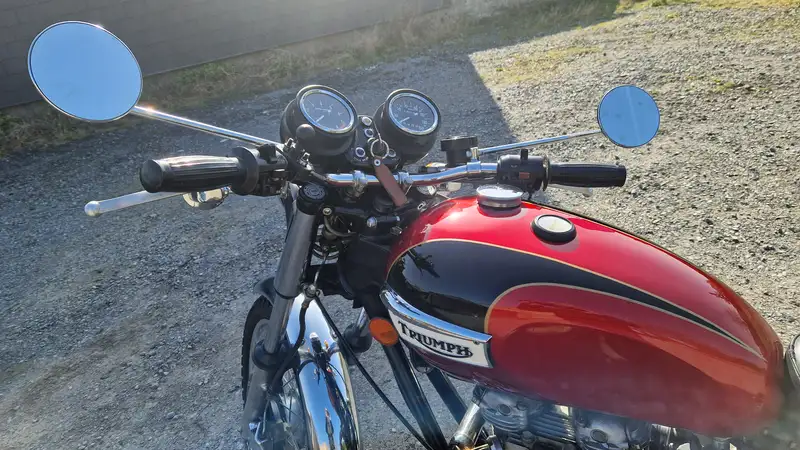 Triumph Bonneville T140V - foto 6