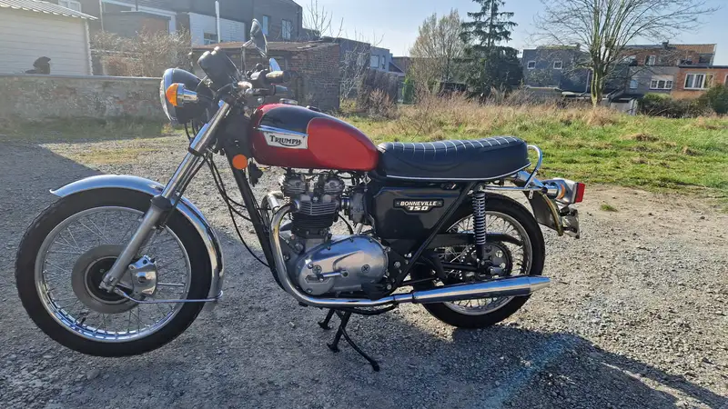 Triumph Bonneville T140V - foto 2