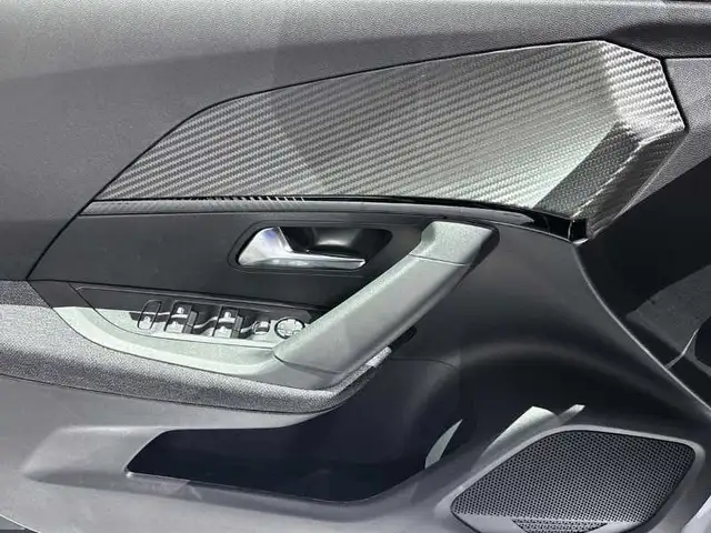 Peugeot 2008 view 10