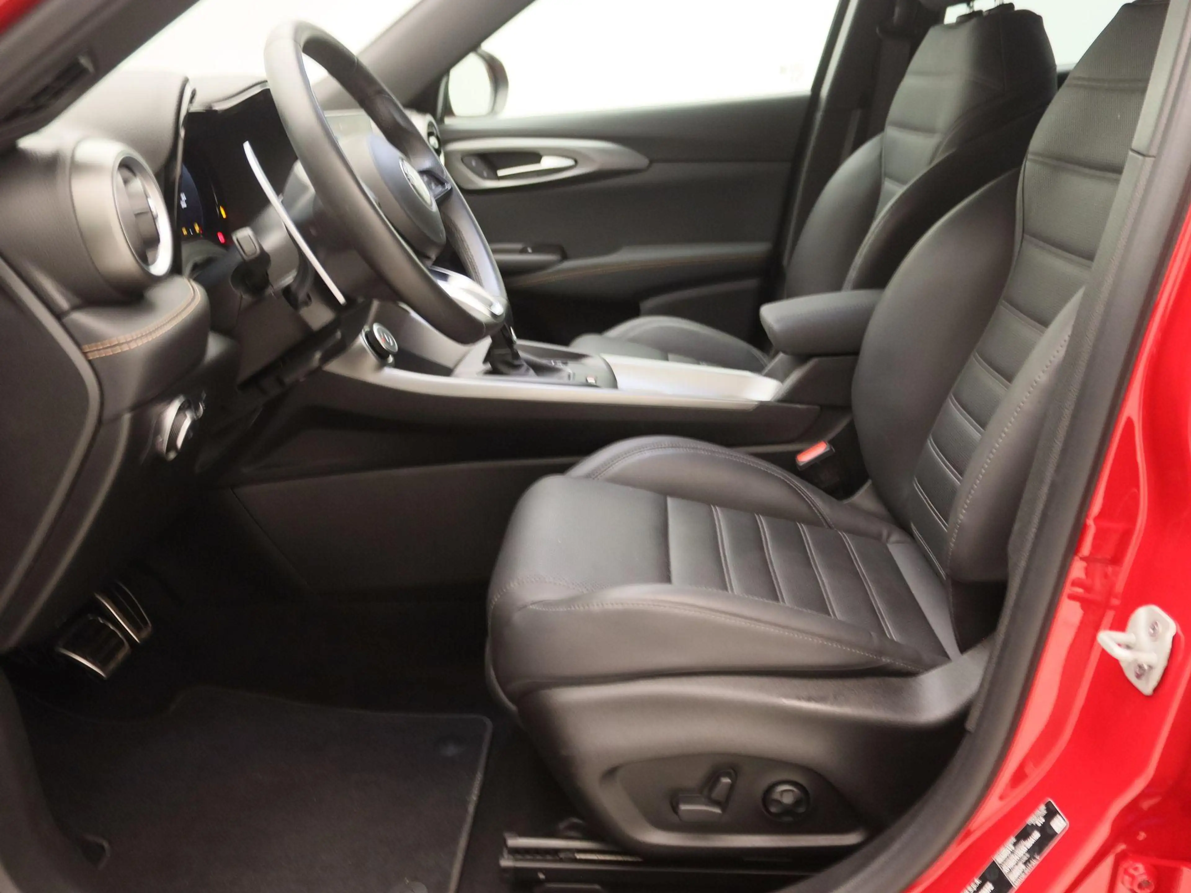 Alfa Romeo Tonale 1.5T Hybrid Veloce | 20'' LM. Velgen | Lederen bek — photo 12