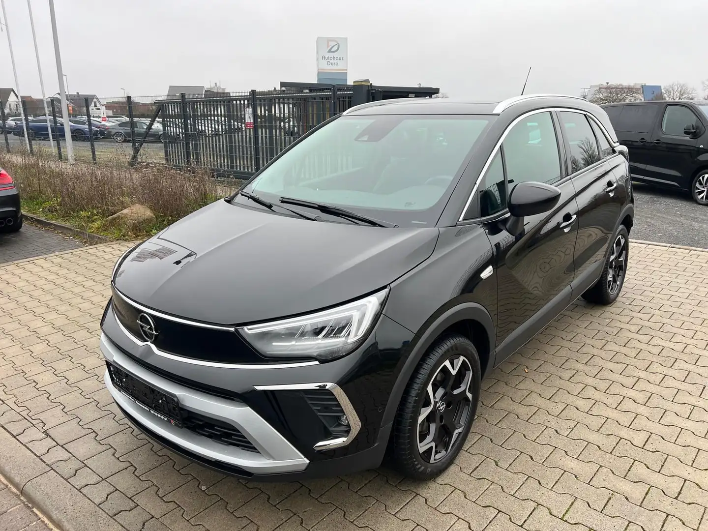 Opel Crossland X 1.2 T Ultimate Aut. Navi+Leder+Led Schwarz - 2