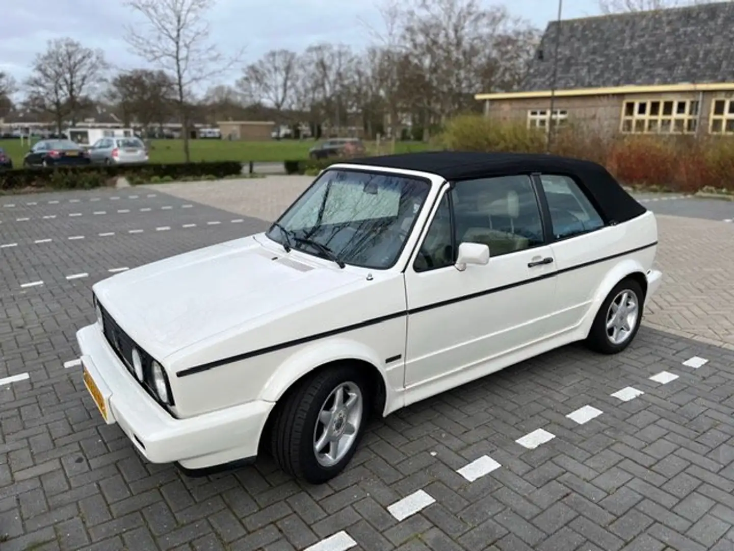 Volkswagen Golf Cabriolet 1.8 Blanc - 2