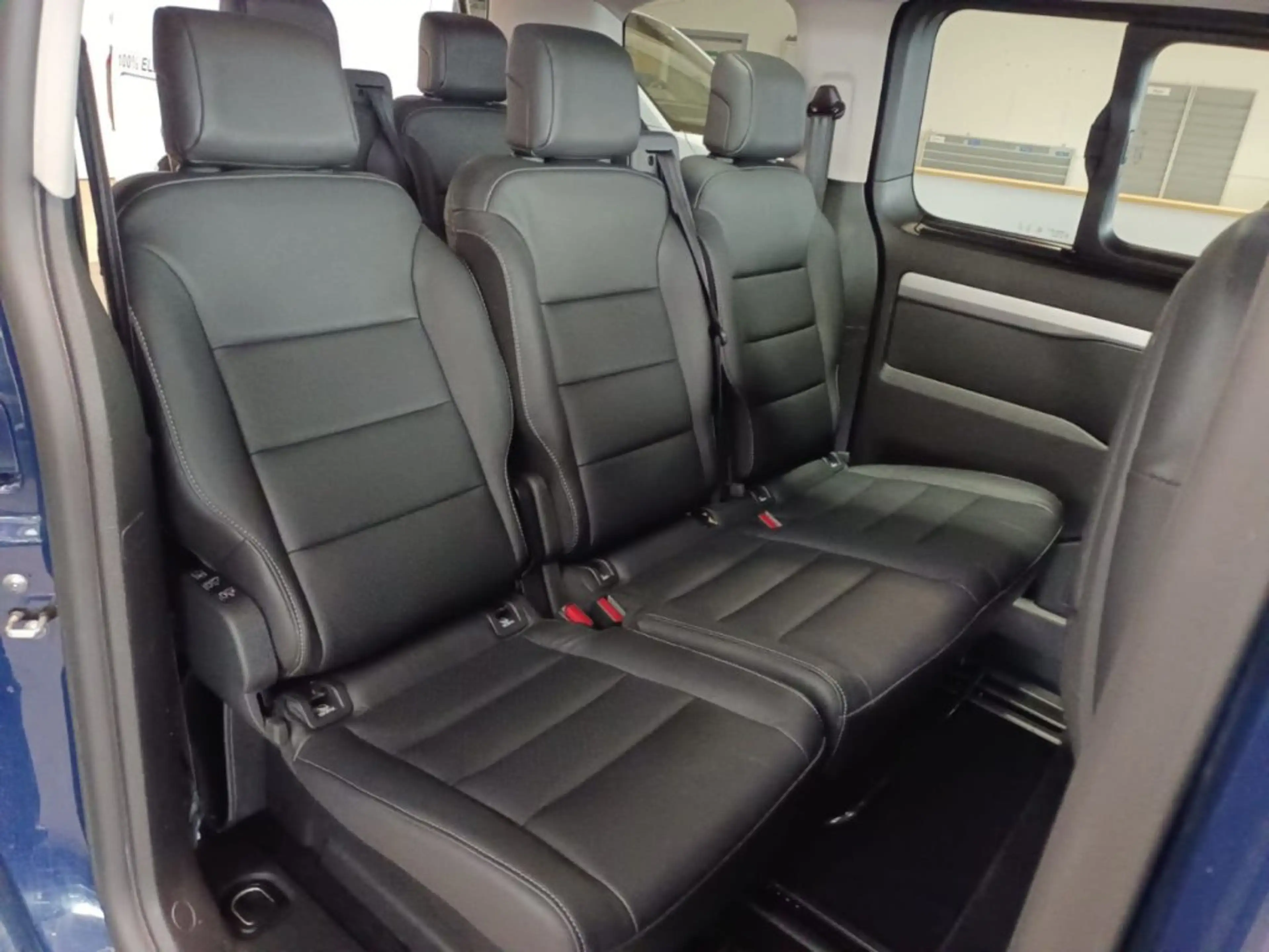 Peugeot Traveller Allure L1 BlueHDI 180 S&S EAT8 — photo 13