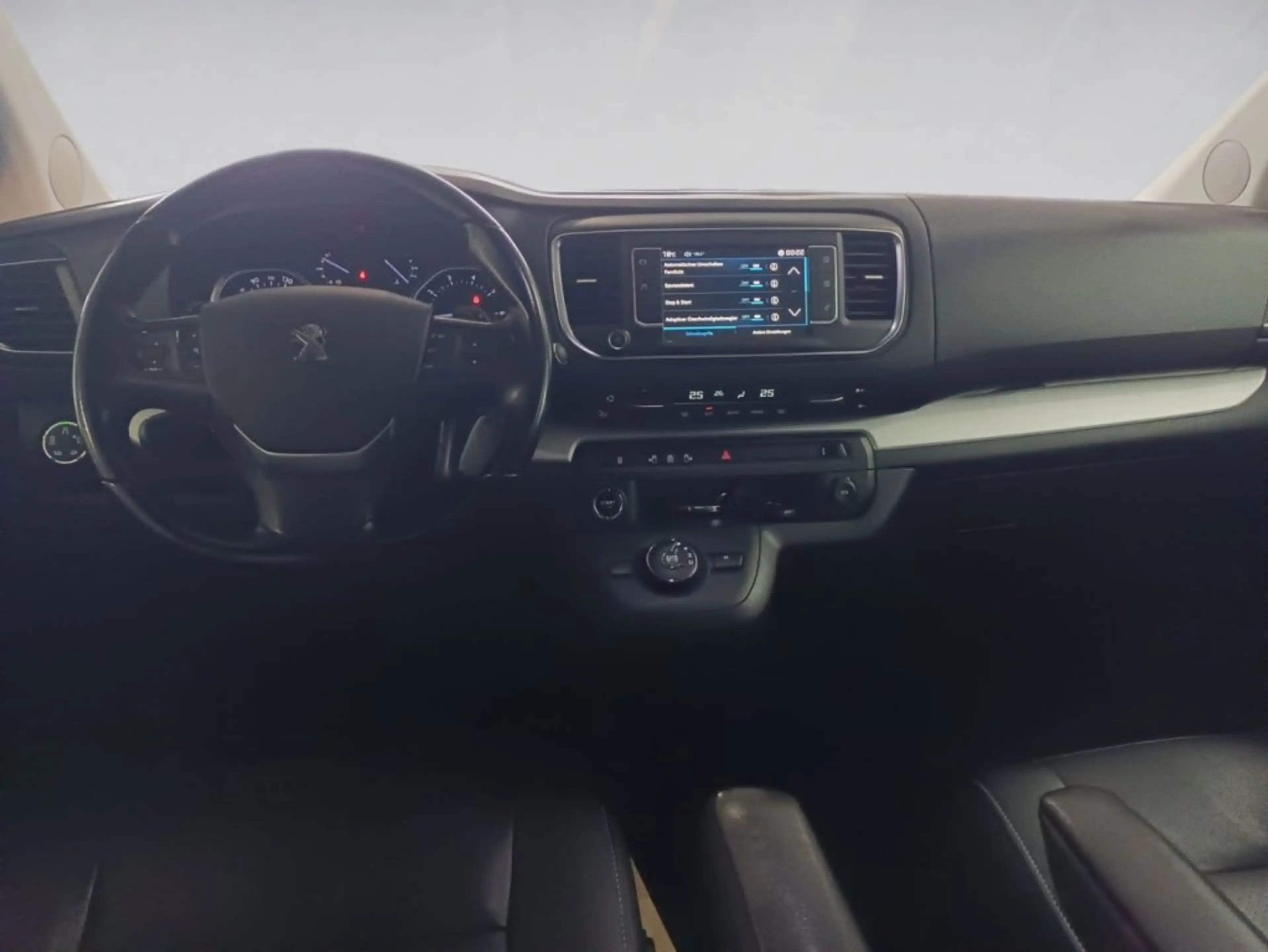 Peugeot Traveller Allure L1 BlueHDI 180 S&S EAT8 — photo 8